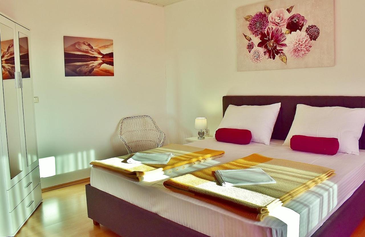 Apartments Bosiljka Rab Town Ngoại thất bức ảnh