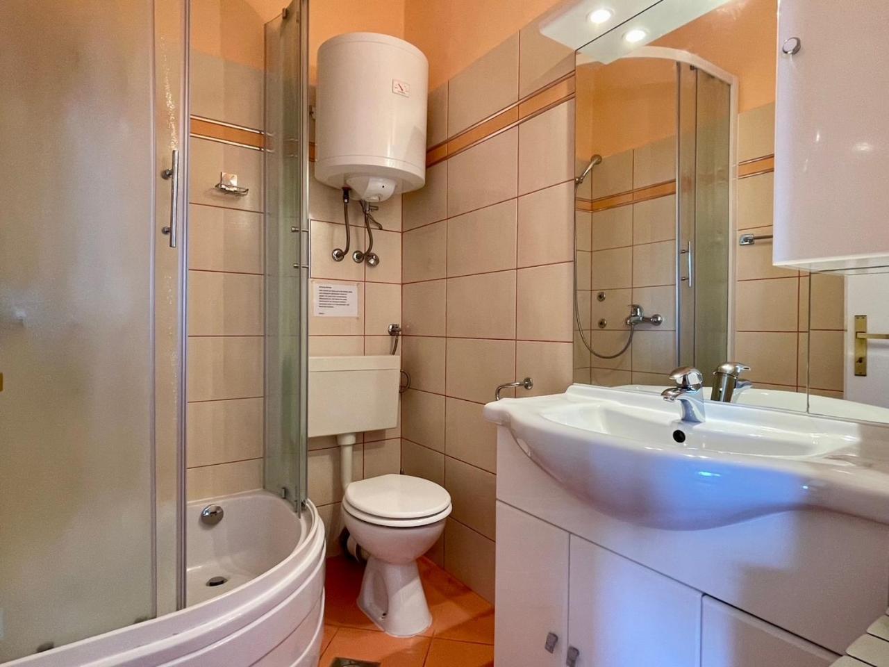 Apartments Bosiljka Rab Town Ngoại thất bức ảnh