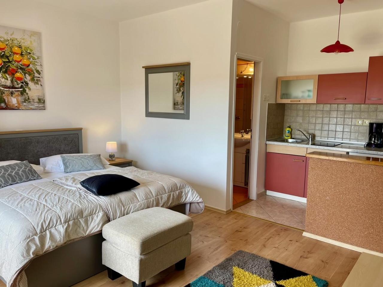 Apartments Bosiljka Rab Town Ngoại thất bức ảnh